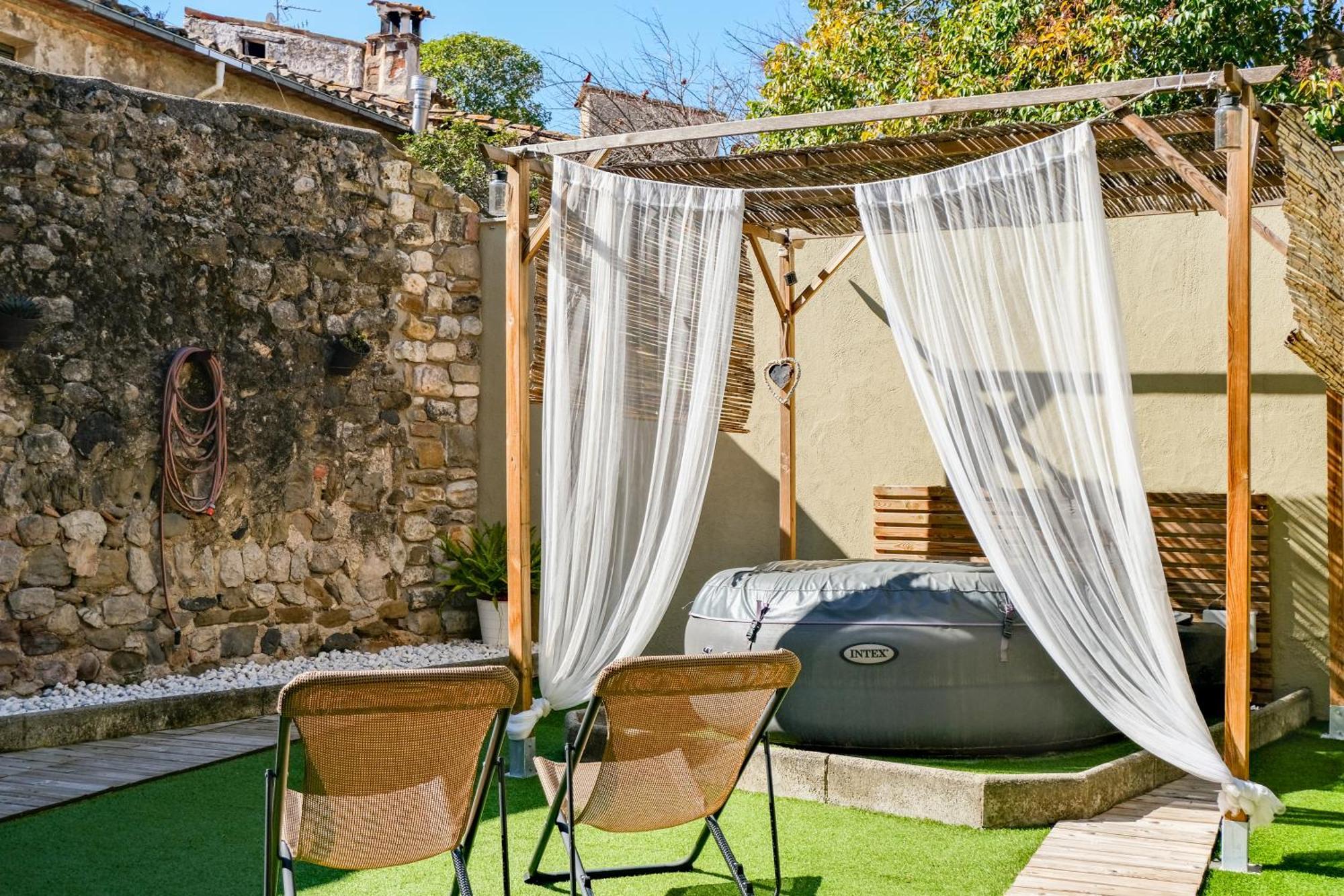 Appartement Cal Capo Alojamiento Con Jacuzzi à Besalú Extérieur photo
